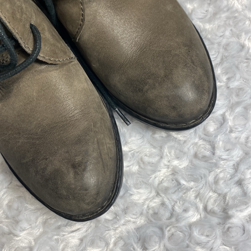Born ankle leather booties size 8 tie slight heel beautifully distressed!! - Picture 10 of 12